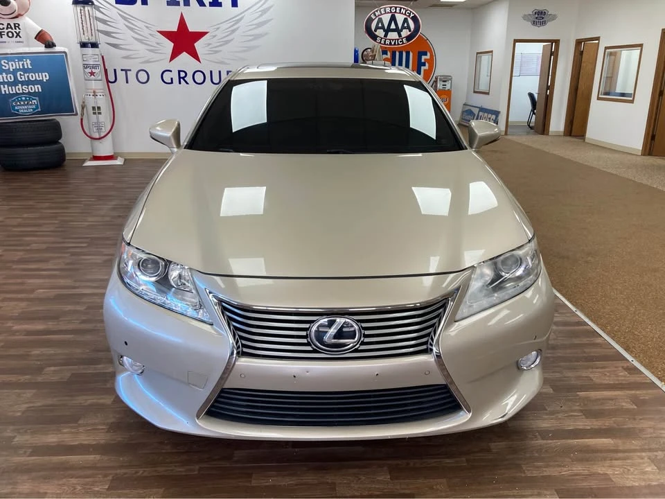 2014 Lexus ES 6th Gen - Image 3 of 16