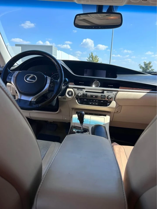 2014 Lexus ES 6th Gen - Image 9 of 9