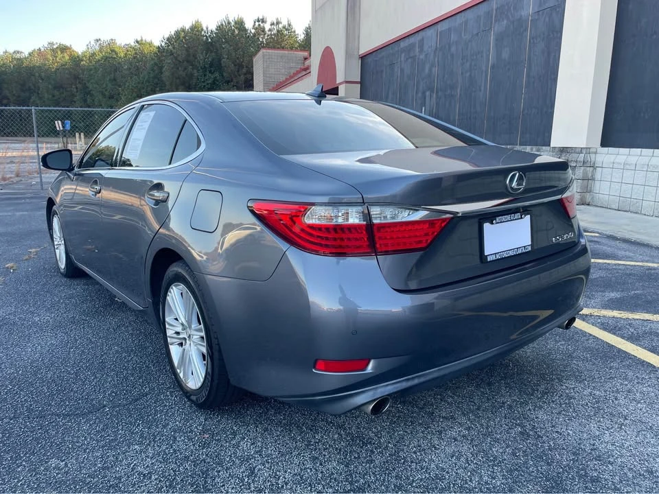 2014 Lexus ES 6th Gen - Image 6 of 19