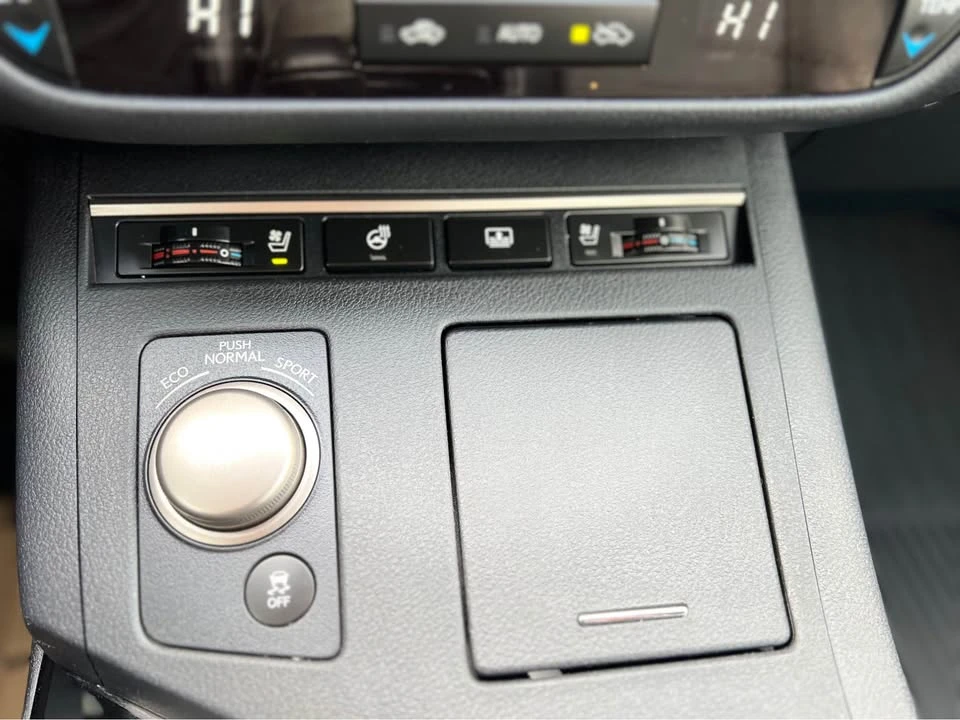 2014 Lexus ES 6th Gen - Image 12 of 15