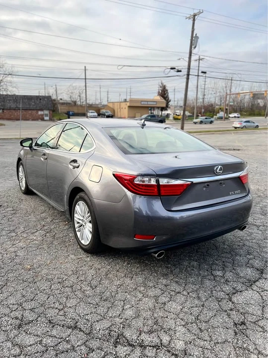 2014 Lexus ES 6th Gen - Image 4 of 15