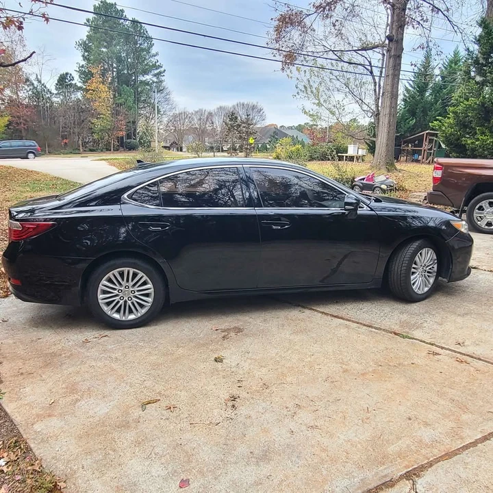 2014 Lexus ES 6th Gen - Image 10 of 20