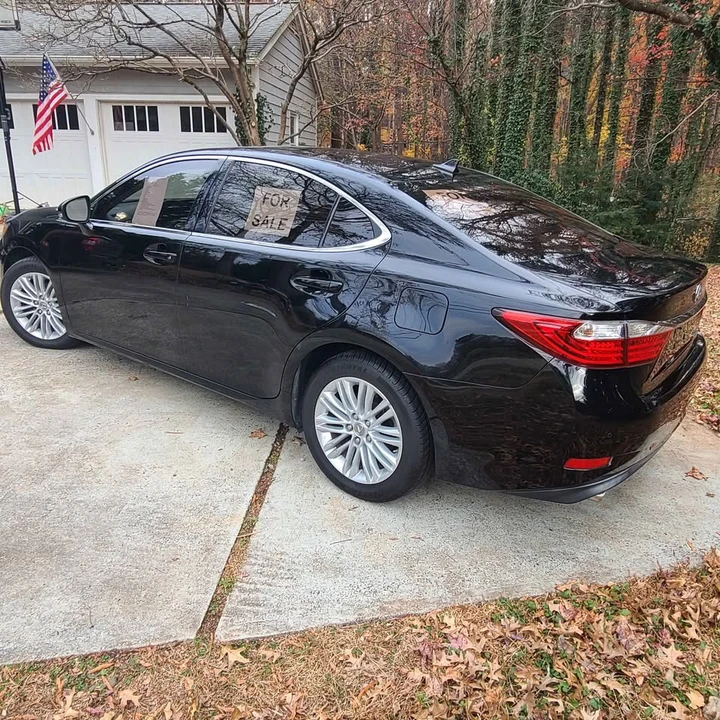 2014 Lexus ES 6th Gen - Image 9 of 20