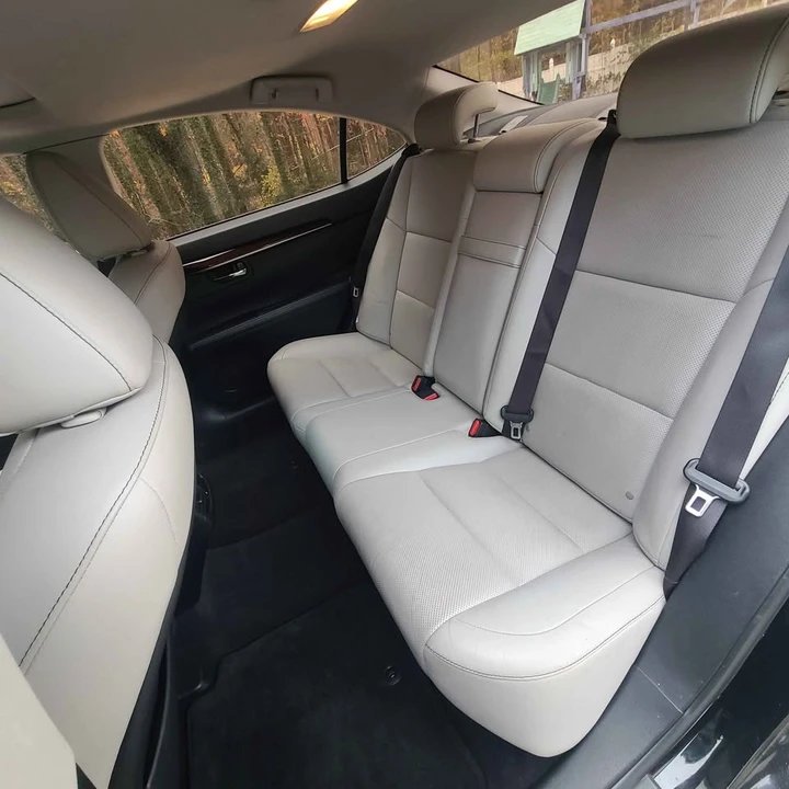 2014 Lexus ES 6th Gen - Image 14 of 20