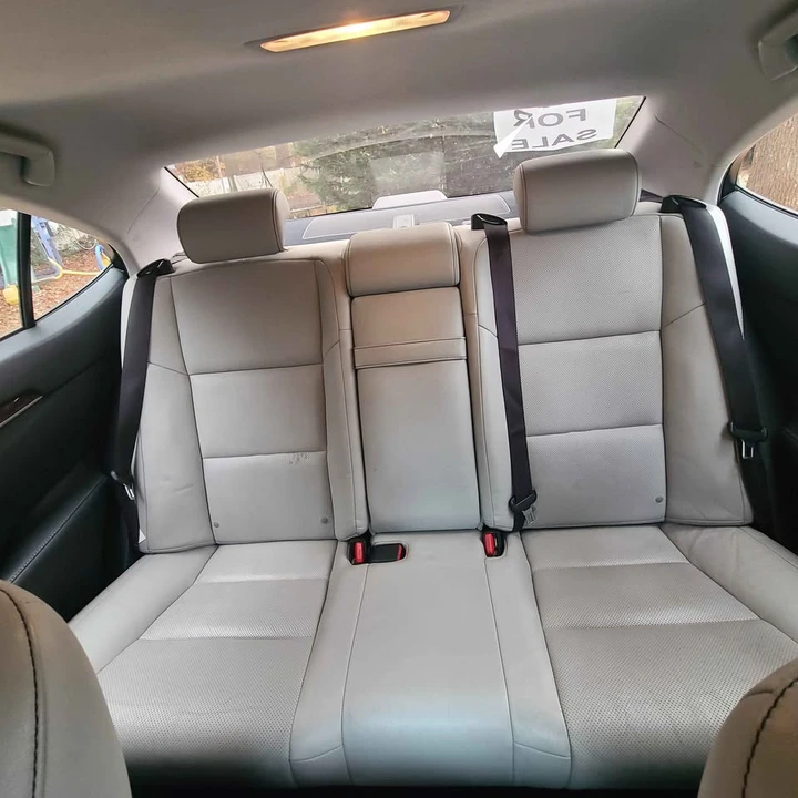 2014 Lexus ES 6th Gen - Image 16 of 20