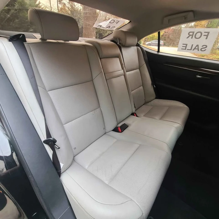 2014 Lexus ES 6th Gen - Image 18 of 20
