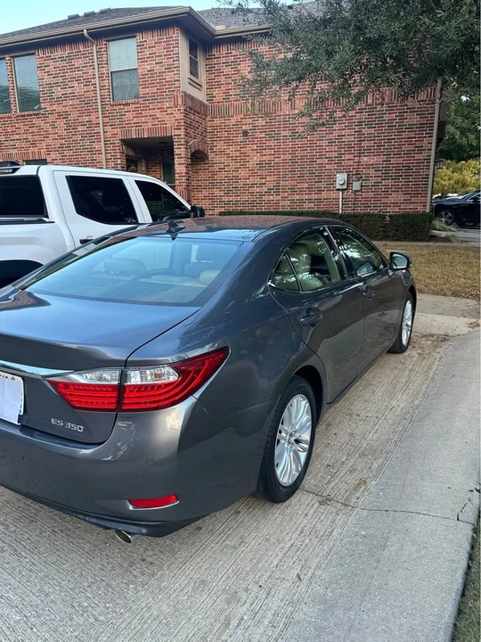 2014 Lexus ES 6th Gen - Image 5 of 19