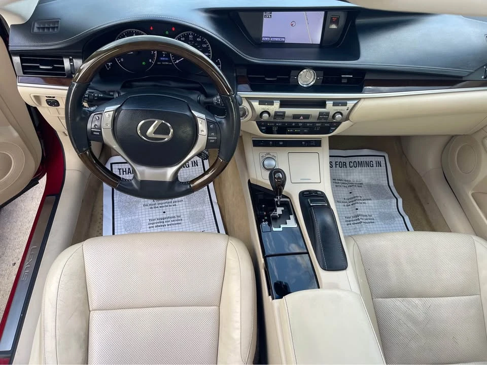 2014 Lexus ES 6th Gen - Image 14 of 19