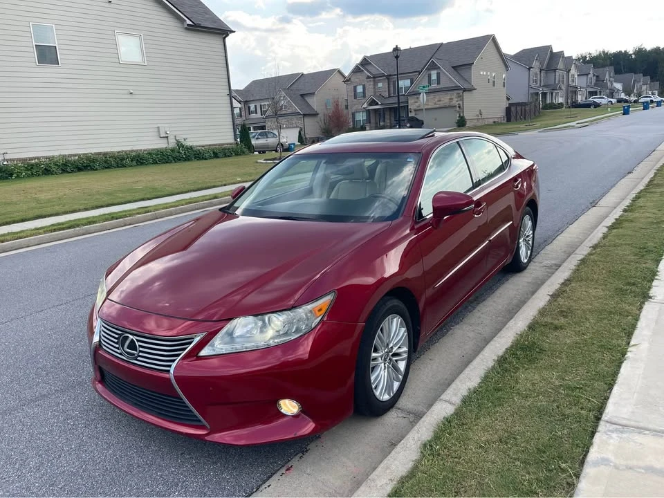 2014 Lexus ES 6th Gen - Image 8 of 19