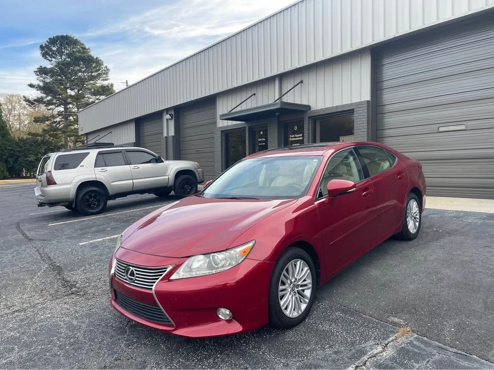 2014 Lexus ES 6th Gen - Image 2 of 19