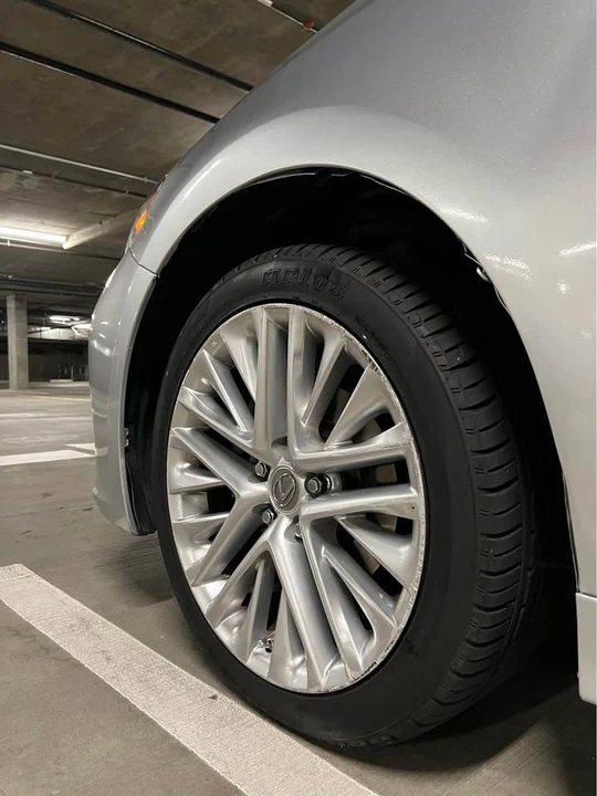 2014 Lexus ES 6th Gen - Image 12 of 13