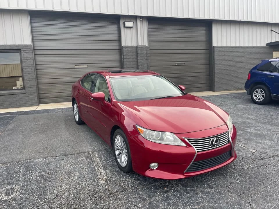 2014 Lexus ES 6th Gen - Image 3 of 19