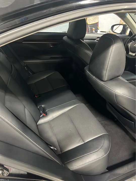 2014 Lexus ES 6th Gen - Image 10 of 11