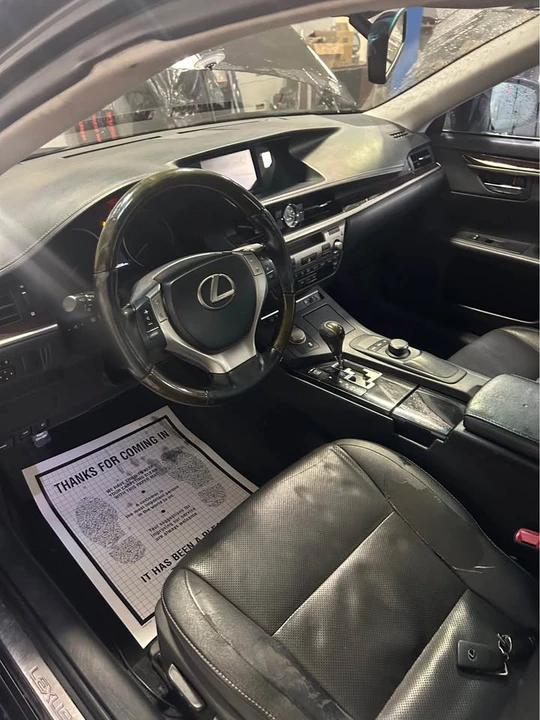 2014 Lexus ES 6th Gen - Image 8 of 11