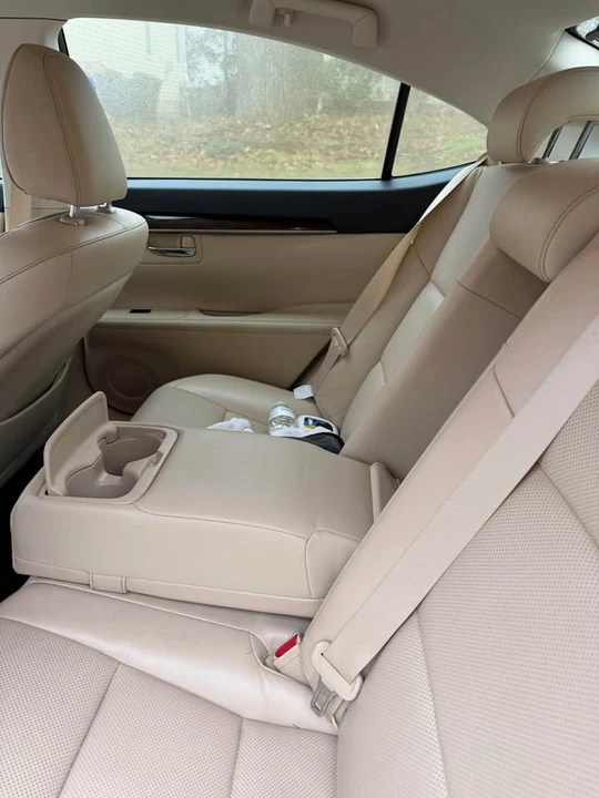 2014 Lexus ES 6th Gen - Image 13 of 20