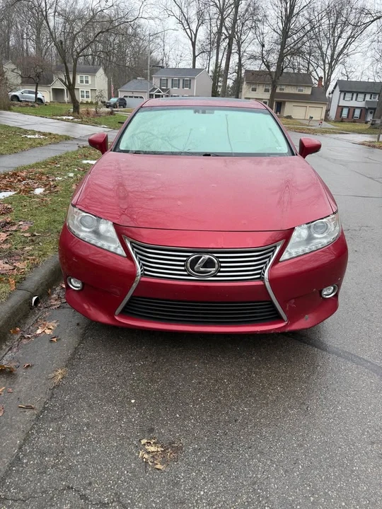 2014 Lexus ES 6th Gen - Image 17 of 20