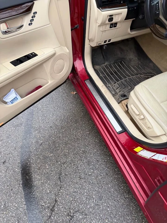 2014 Lexus ES 6th Gen - Image 10 of 20