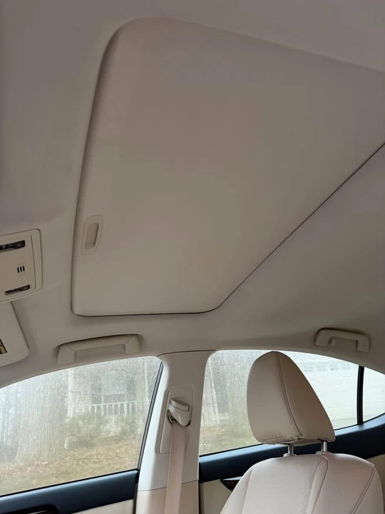 2014 Lexus ES 6th Gen - Image 11 of 20