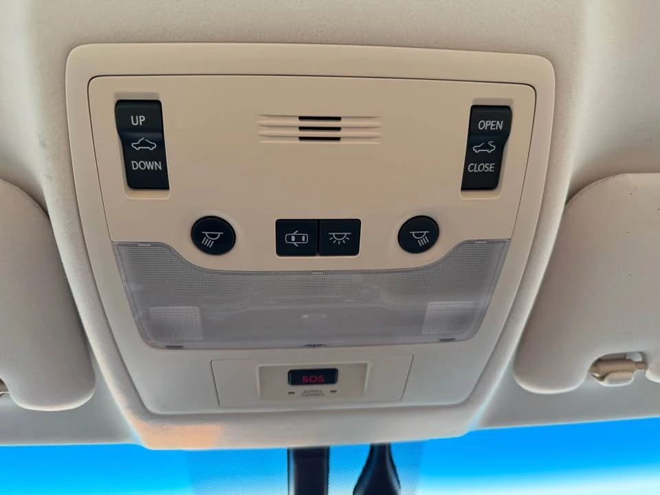 2014 Lexus ES 6th Gen - Image 16 of 18