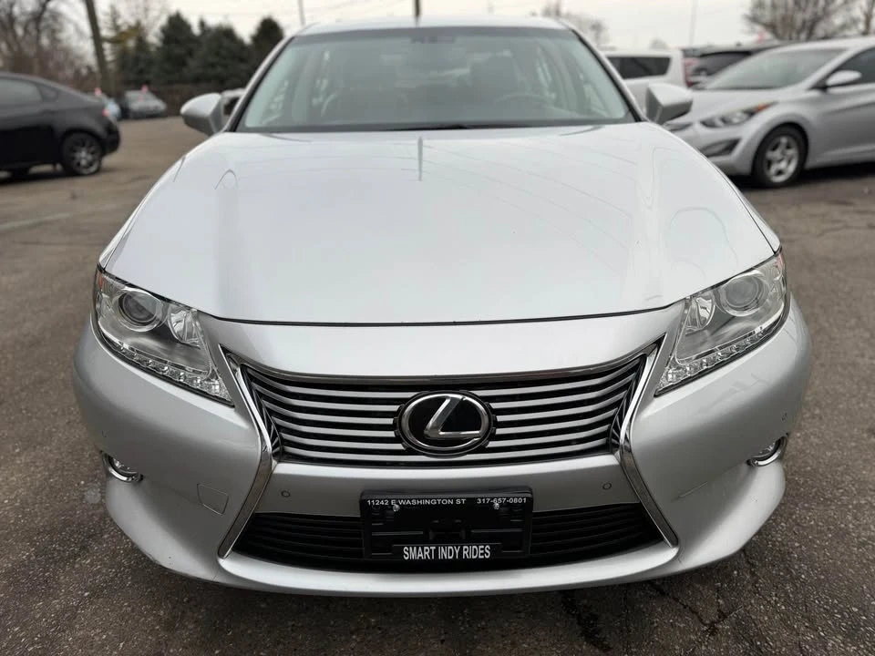 2014 Lexus ES 6th Gen - Image 4 of 18