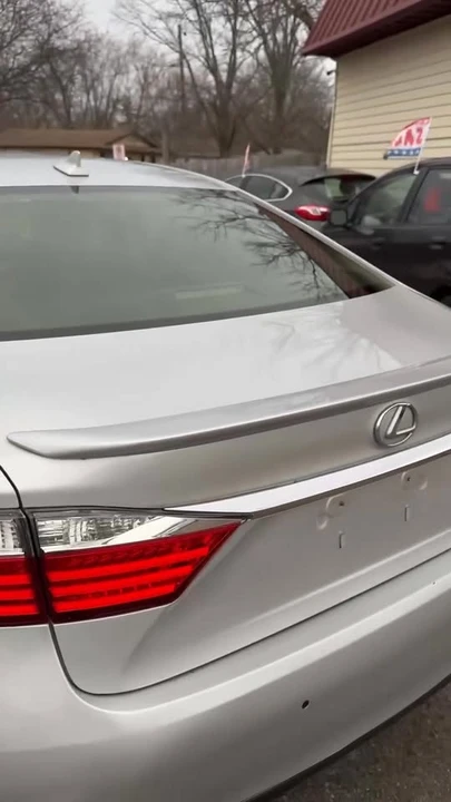 2014 Lexus ES 6th Gen - Image 2 of 18