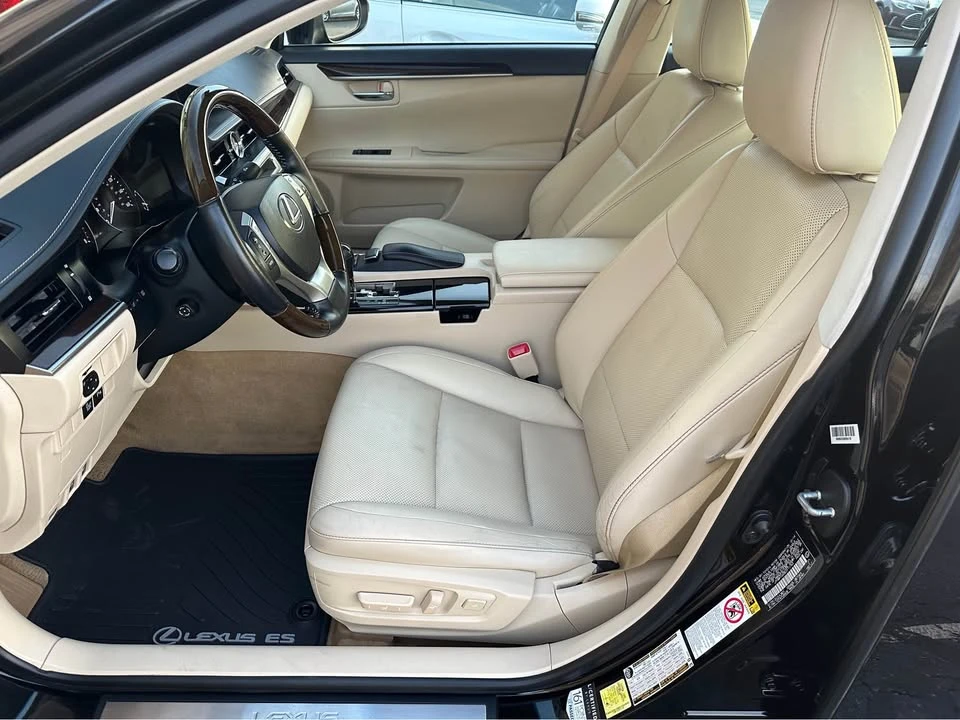 2014 Lexus ES 6th Gen - Image 16 of 20