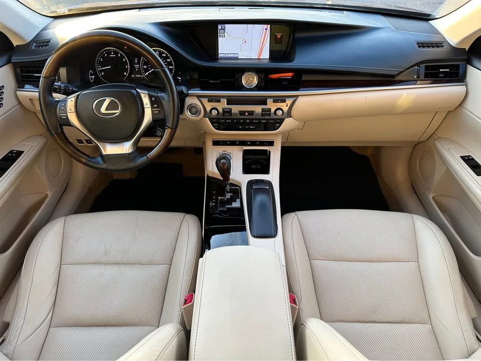 2014 Lexus ES 6th Gen - Image 13 of 20