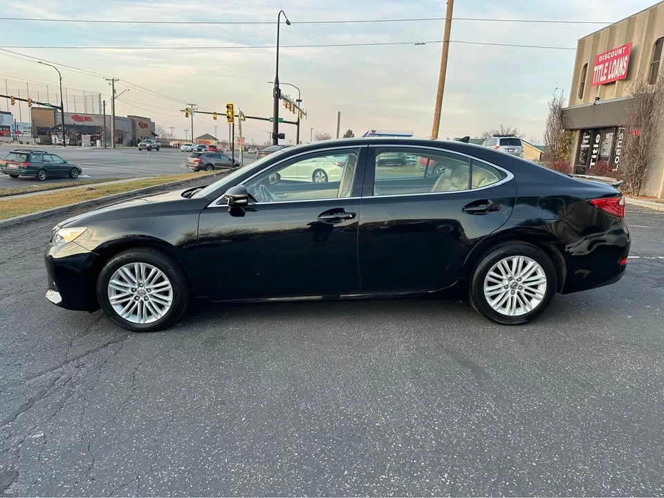 2014 Lexus ES 6th Gen - Image 4 of 20