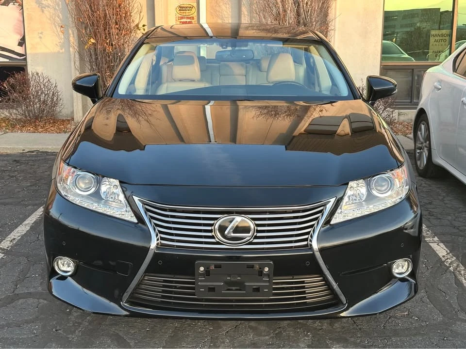 2014 Lexus ES 6th Gen - Image 2 of 20