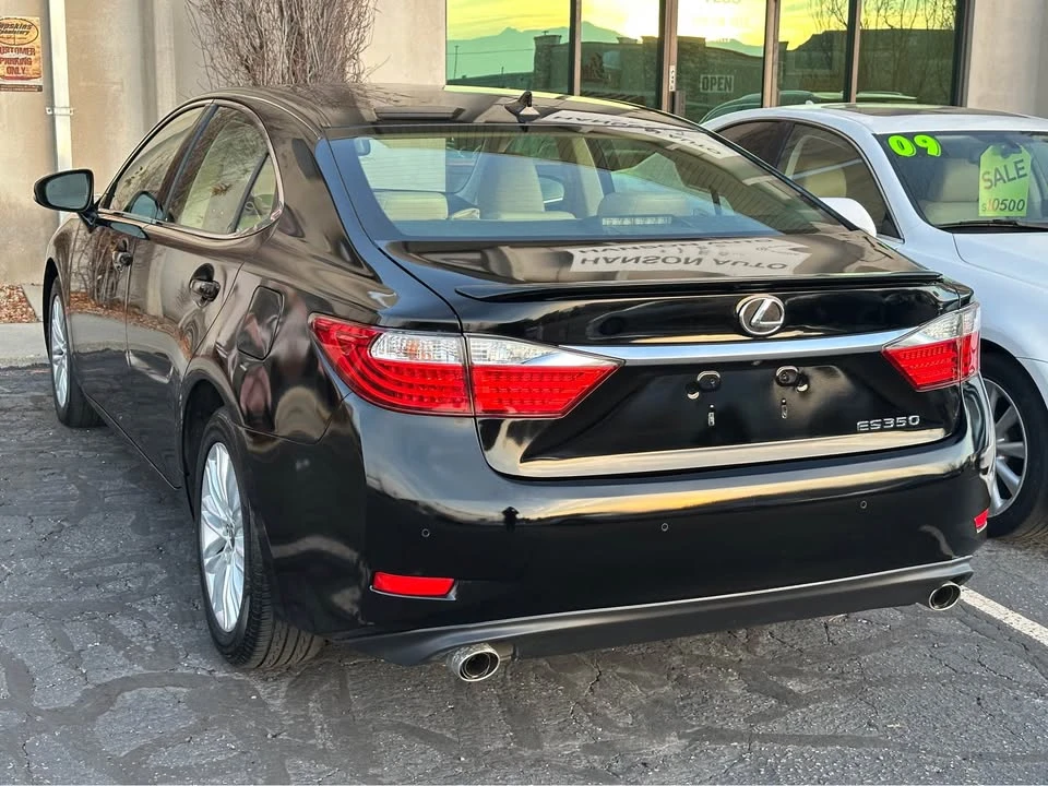 2014 Lexus ES 6th Gen - Image 8 of 20