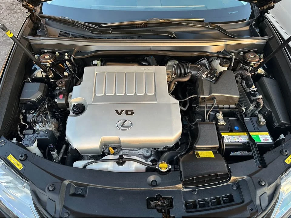 2014 Lexus ES 6th Gen - Image 18 of 20