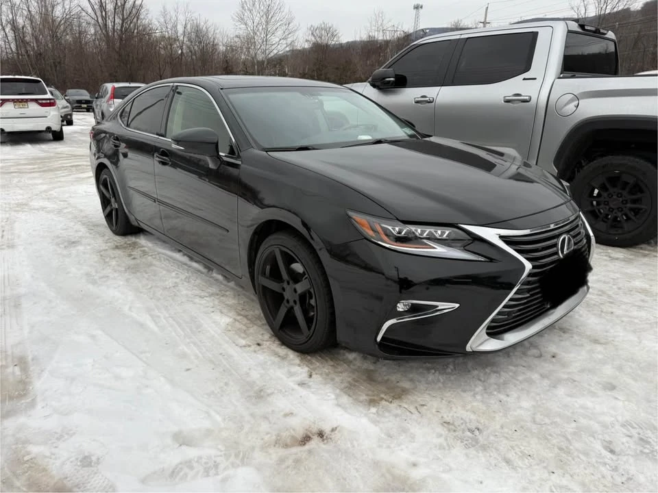 2014 Lexus ES 6th Gen - Image 4 of 9