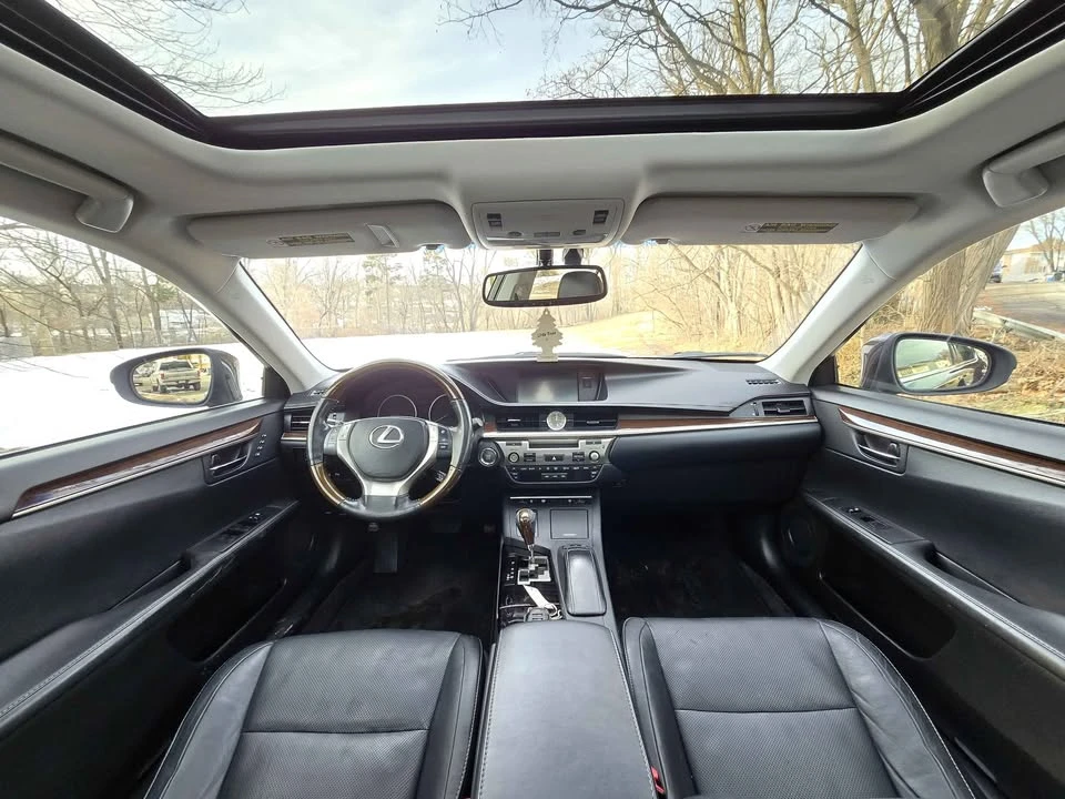 2014 Lexus ES 6th Gen - Image 16 of 16