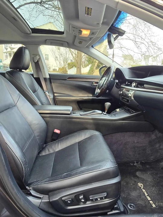 2014 Lexus ES 6th Gen - Image 7 of 16