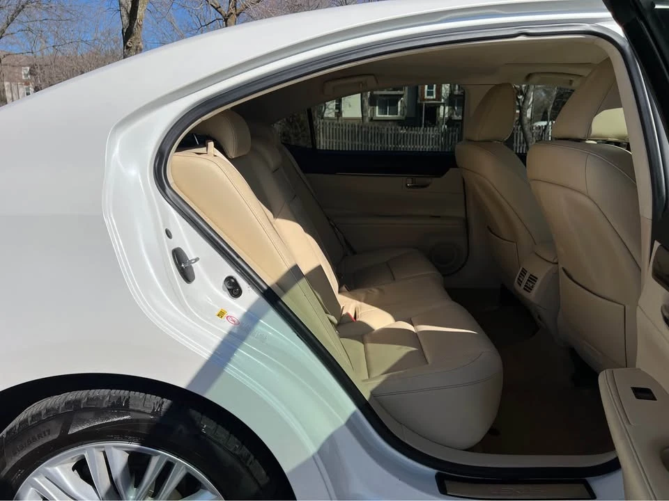 2014 Lexus ES 6th Gen - Image 12 of 20