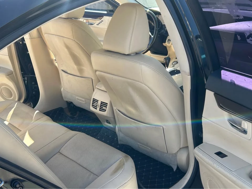 2014 Lexus ES 6th Gen - Image 11 of 12