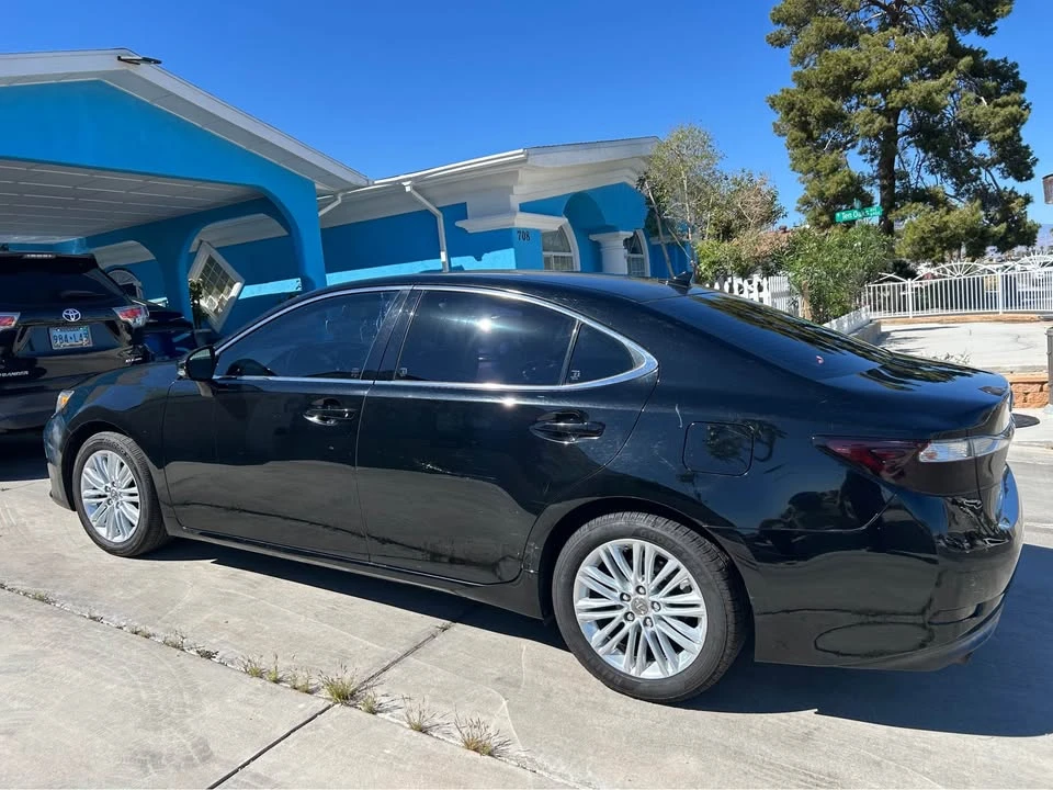 2014 Lexus ES 6th Gen - Image 4 of 12