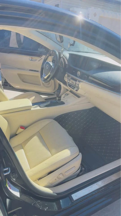 2014 Lexus ES 6th Gen - Image 8 of 12