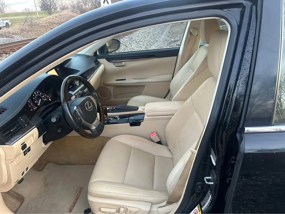 2014 Lexus ES 6th Gen - Image 12 of 16