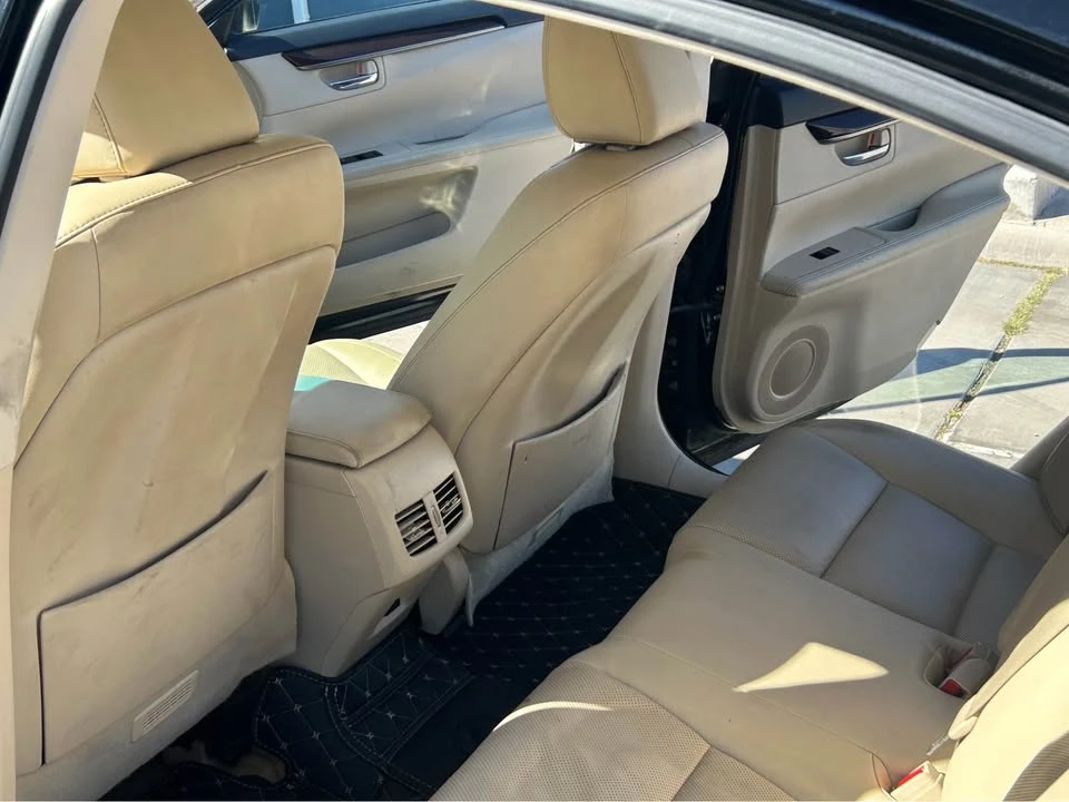 2014 Lexus ES 6th Gen - Image 9 of 12