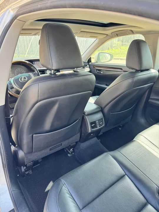 2014 Lexus ES 6th Gen - Image 13 of 13
