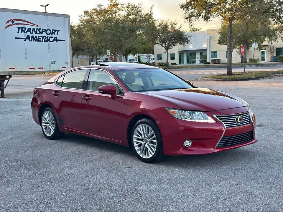2014 Lexus ES 6th Gen - Image 2 of 21