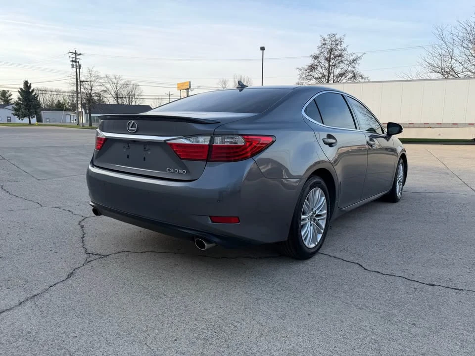 2014 Lexus ES 6th Gen - Image 7 of 17