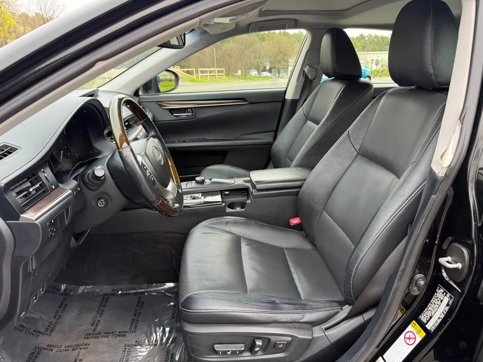2014 Lexus ES 6th Gen - Image 7 of 20