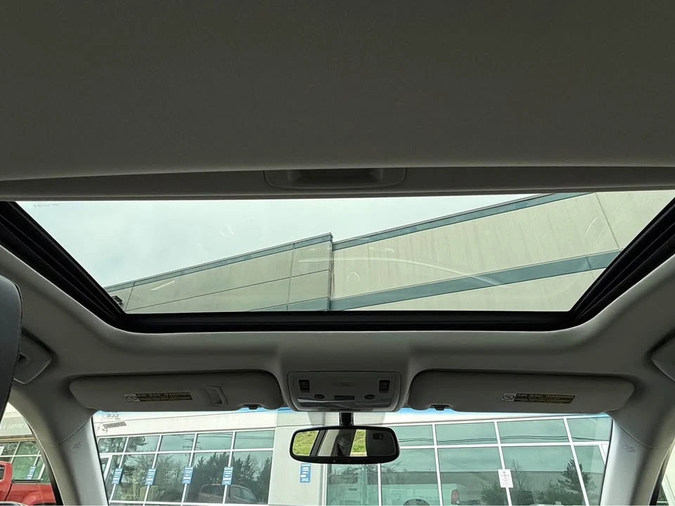 2014 Lexus ES 6th Gen - Image 18 of 20