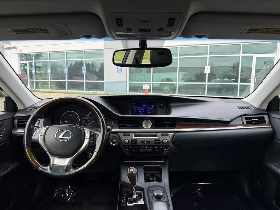 2014 Lexus ES 6th Gen - Image 12 of 20