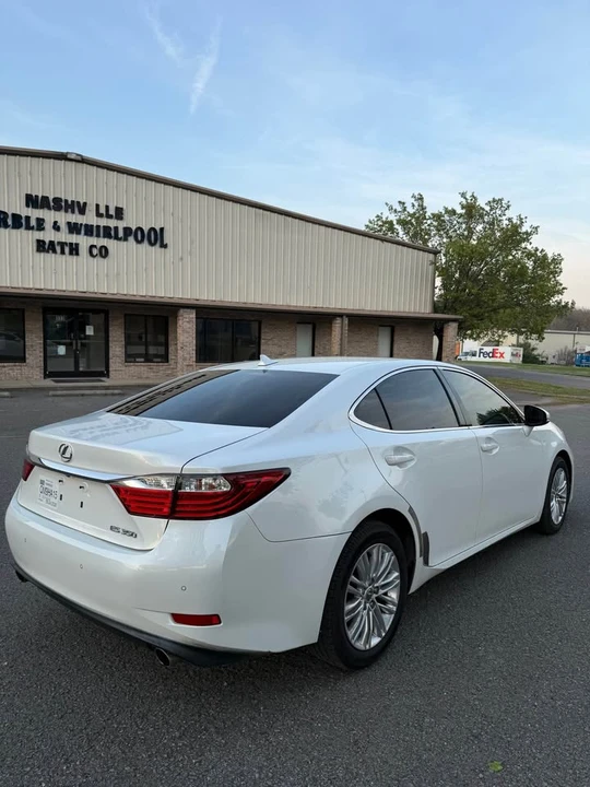 2014 Lexus ES 6th Gen - Image 4 of 16