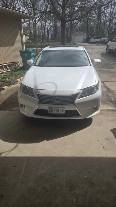 2014 Lexus ES 6th Gen - Image 4 of 5