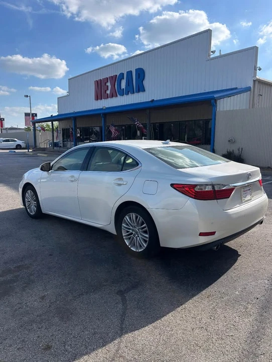 2014 Lexus ES 6th Gen - Image 9 of 9