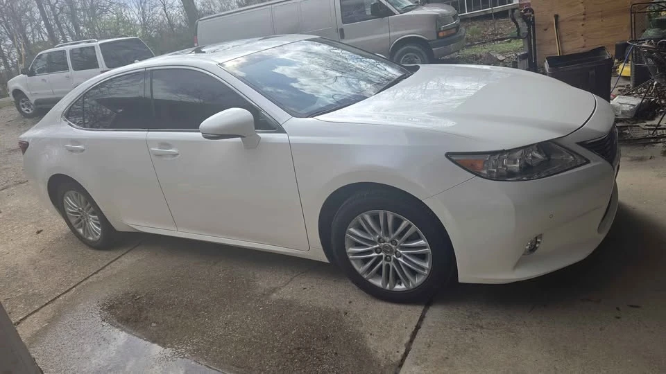 2014 Lexus ES 6th Gen - Image 5 of 5